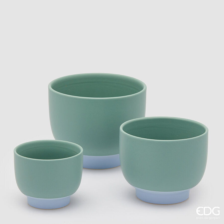 Serie 3 Cachepot bicolore in ceramica con piede. La serie comprende 3 dimensioni diverse . In negozio e online su tuttochic.it