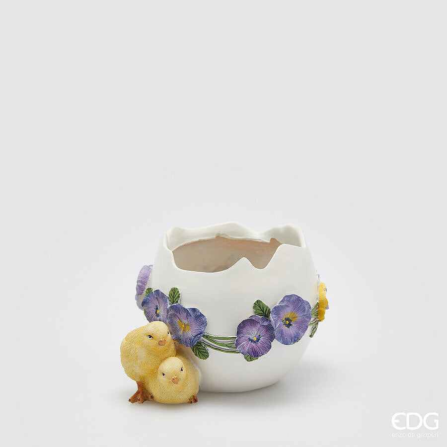 Esprimi la tua creatività con il Vaso Uovo Pulcino h 14! Può contenere acqua per fiori. Dimensioni: cm 21 x 17,5 x h 14. In negozio e online su tuttochic.it