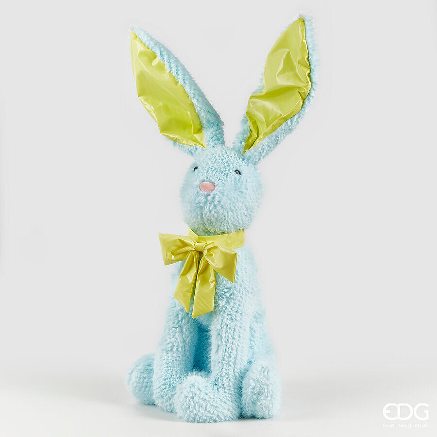 Coniglietto di peluche EDG design, morbido al tatto e disponibile in due colori: Verde chiaro e Azzurro chiaro Dimensioni: cm 26 x 20 x h 60. In negozio e online su tuttochic.it