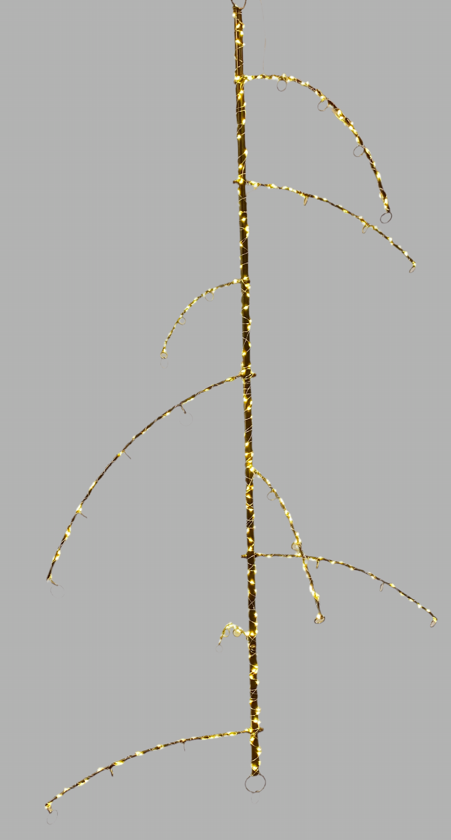 Struttura in metallo da appendere, color oro effetto bronzo, con 8 archetti distribuiti sull'asse corredati da anelli che servono per appendere decorazioni natalizie, pasquali, primaverili.. La struttura e circondata da un filo metallico con 500 microled. Dimensioni: Ø 77 x h 144 cm. In negozio e online su tuttochic.it