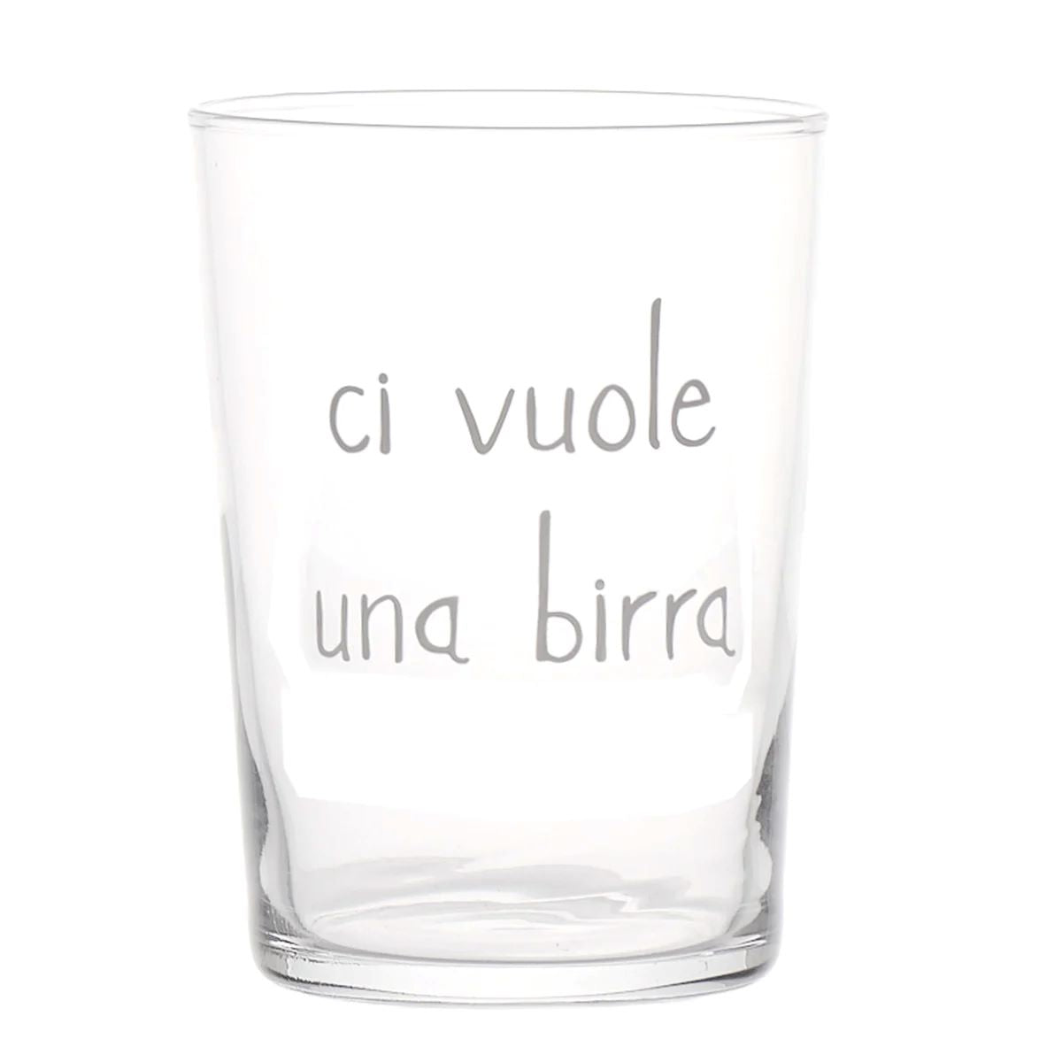 Set da 6 bicchieri in vetro con decoro serigrafato "ci vuole una birra". Aggiungi un tocco di originalità ai tuoi momenti conviviali e goditi una birra o bibita nel modo più divertente. Bicchieri festeggiare con gli amici! Dimensioni: Ø 8,8 x 12 h cm. Disegnato e prodotto in Italia. In negozio e online su tuttochic.it