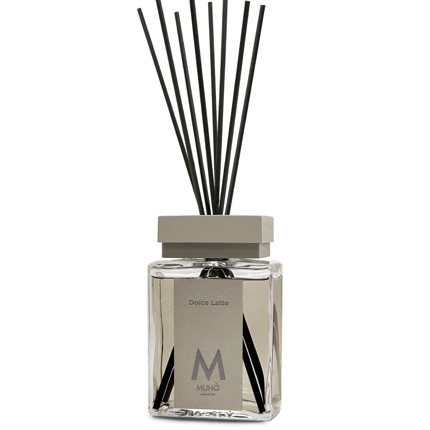 Profumatore d'ambiente con bastoncini in fibra, bottiglia in vetro rettangolare con 500 ml di fragranza e tappo in zama colorato. In negozio e online su tuttochic.it