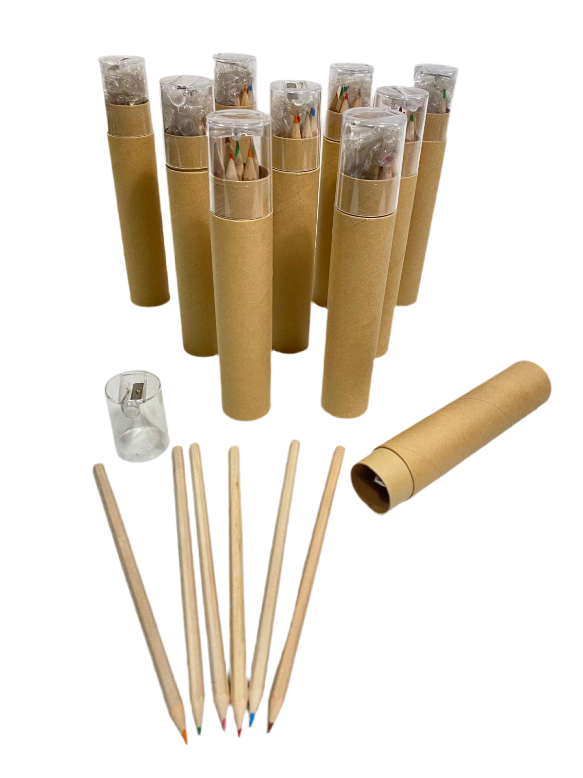 Set di 10 contenitori cilindrici in cartone con 6 matite in legno in colori assortiti. Dimensioni: cm Ø 3,5 x 19,5 In negozio e online su tuttochic.it