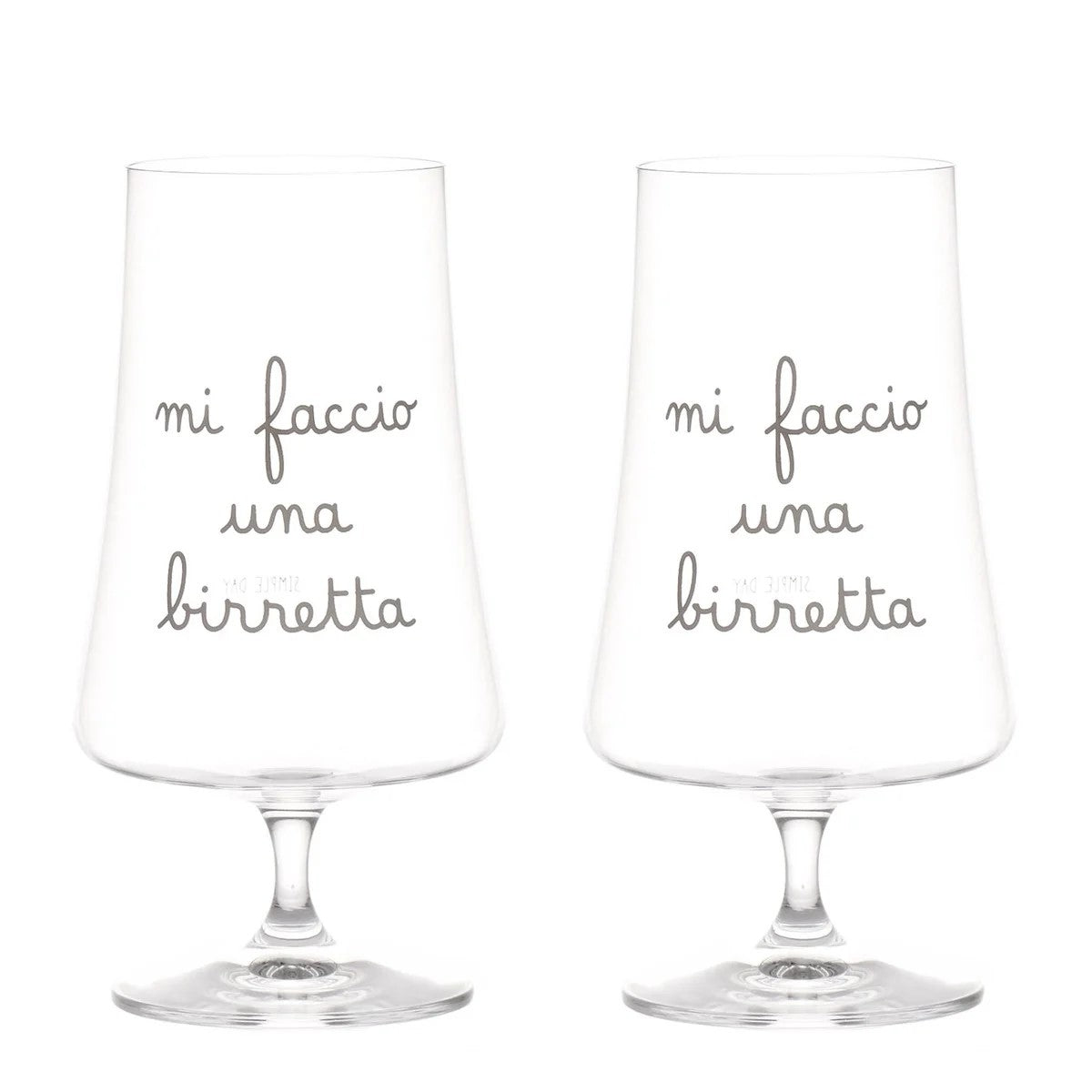 Due calici da birra realizzati in vetro di alta qualità, garantiscono una perfetta esperienza di degustazione. 550 ml. In negozio e online su tuttochic.it