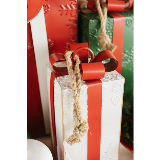 Set 3 pacchi decorativi natalizi in metallo bianco, verde e rosso