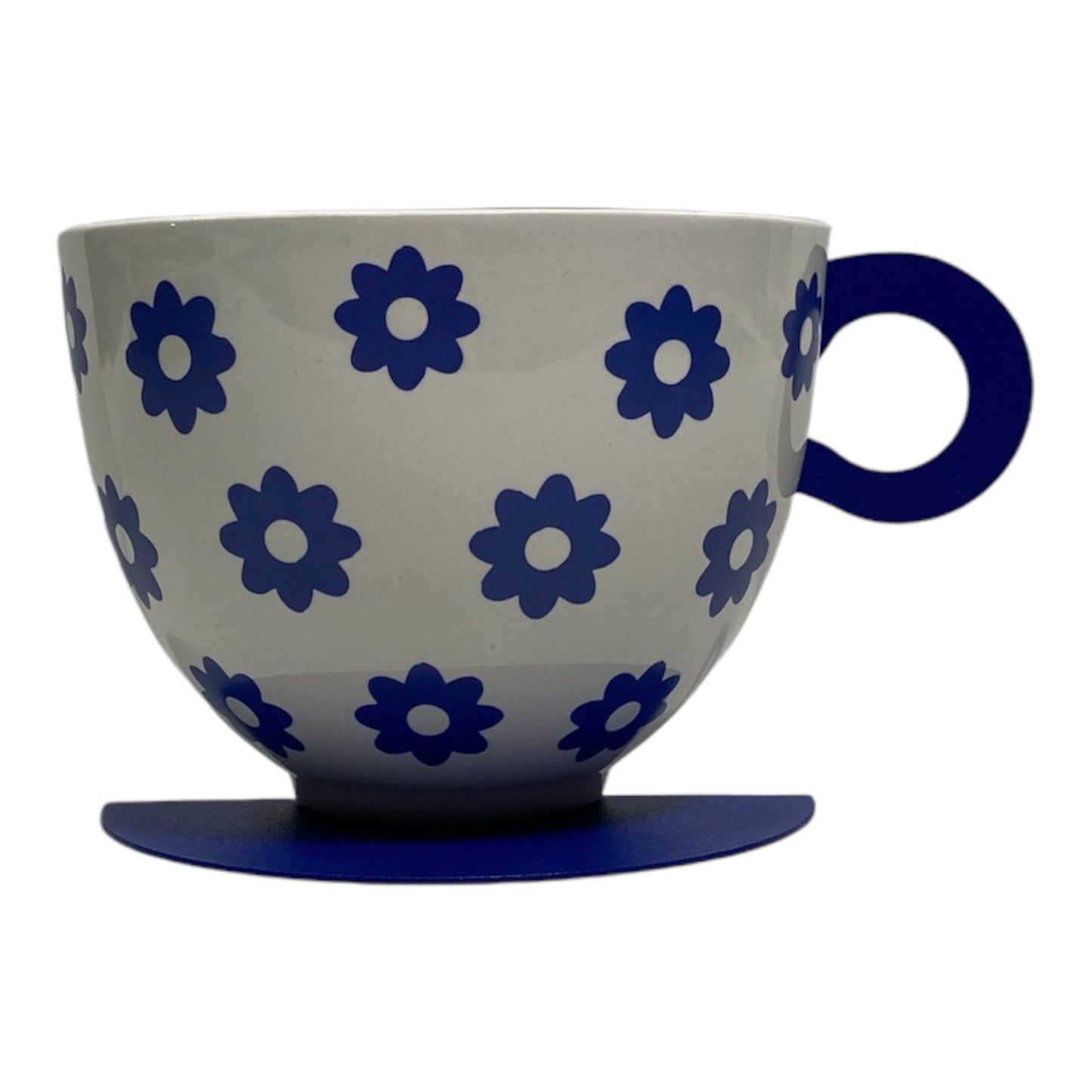 Umidificatore in porcellana con applicazione in metallo di colore blu, realizzato in collaborazione con l'azienda toscana Arti & Mestieri. Dimensioni : cm 13 x 6 x h 10, corredato di gancio in metallo per appenderlo. Made in Italy - Prodotto non più in produzione. In negozio e online su tuttochic.it