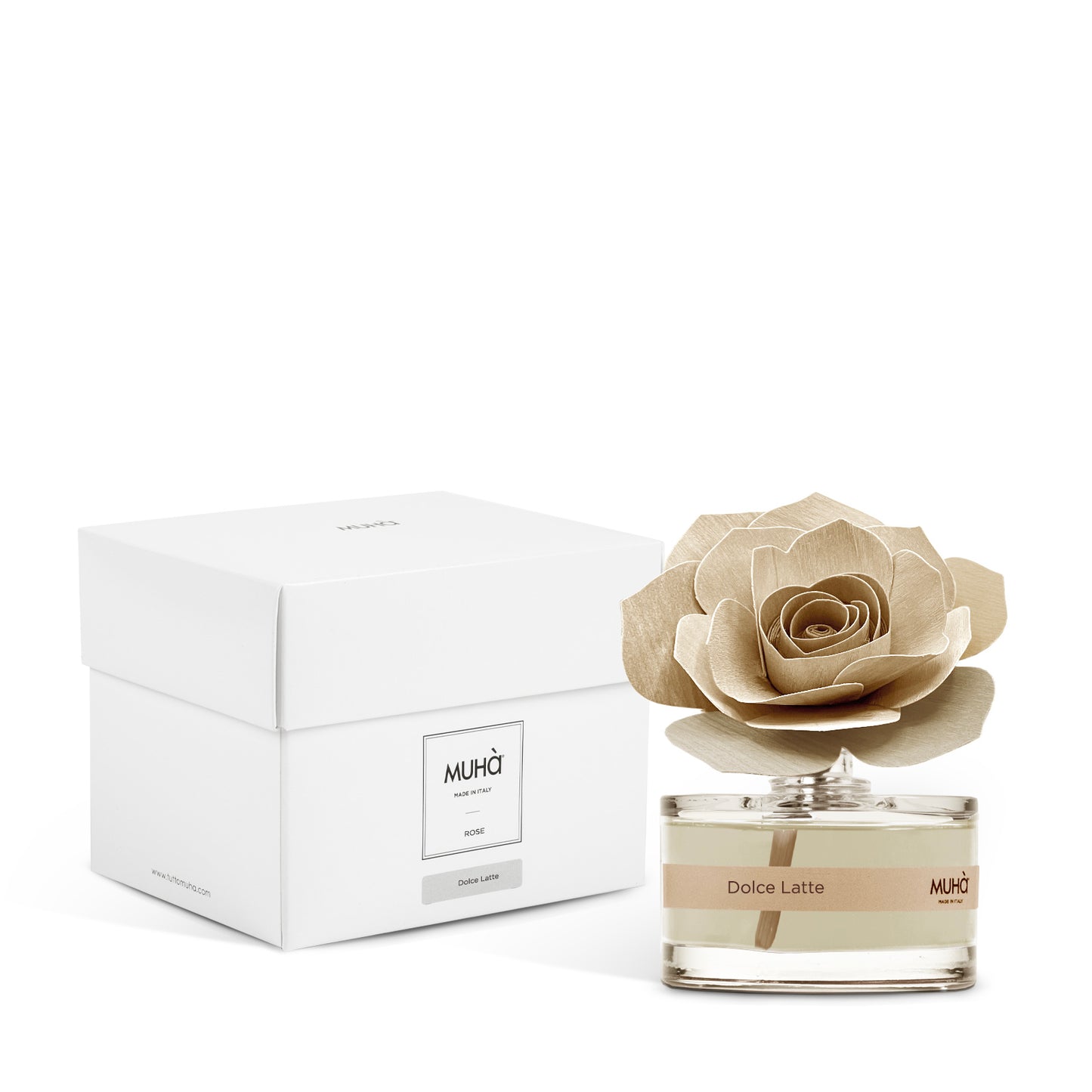 Profumatore d'ambiente in bottiglia di vetro con diffusore a forma di rosa in legno di betulla realizzato a mano. Completo di essenza 50 ml fragranza DOLCE LATTE. In negozio e online su tuttochic.it