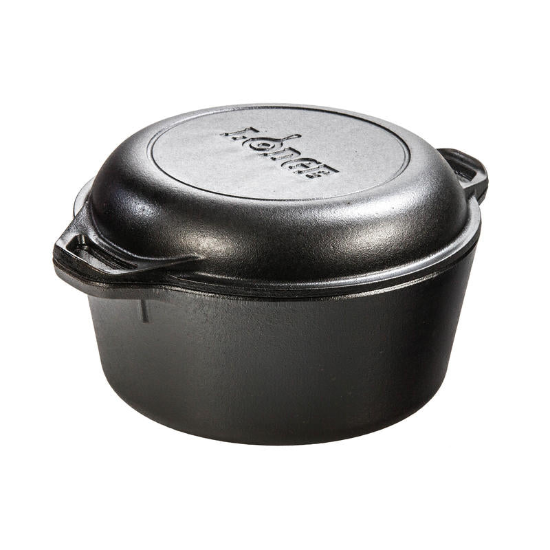 Forno olandese in ghisa composto da una casseruola e una padella che diventa coperchio a doppio manico. Capacità: 4,7 Lt. In negozio e online su tuttochic.it
