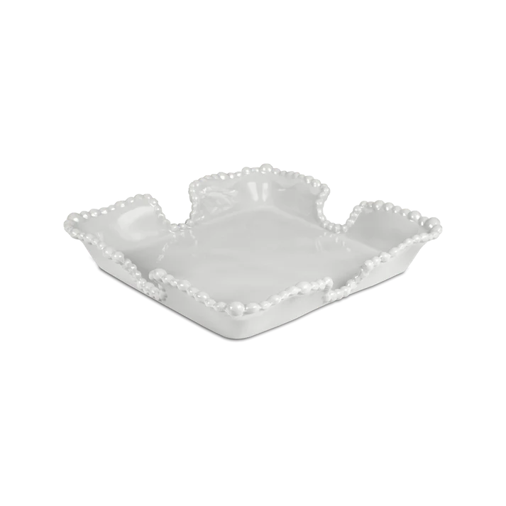 Porta Tovaglioli in melamina dell'innovativa collezione Joke. Tonalità pastello e caratteristico bordo rivestito di micro sfere ornamentali fanno della linea in melamina un ottimo alleato per la tavola. Dimensioni: 25 x 25 cm , H 4 cm. Lavabile in Lavastoviglie. No microonde In negozio e online su tuttochic.it