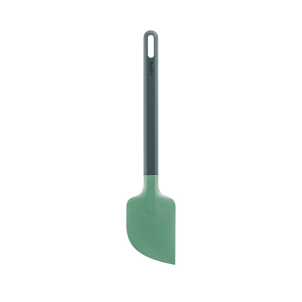 Spatola in silicone per mescolare e preparare impasti dolci o salati. Dimensioni: cm 6 x 11,2 Lavabile in lavastoviglie. In negozio e online su tuttochic.it