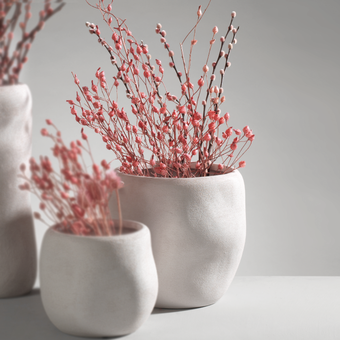 Vaso in ceramica bianca opaca Mascagni Casa Ø 24 x H 22, cm con rami decorativi rosa