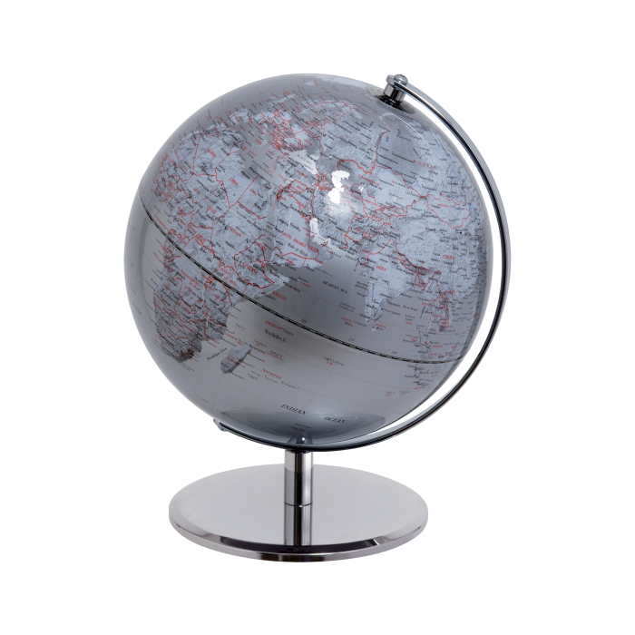Esplora il mondo con stile con il mappamondo color argento di Mascagni. Questo elegante mappamondo ruota sulla base in metallo cromato, aggiungendo un tocco di lusso al tuo spazio. Perfetto per chi ama viaggiare e per chi desidera avere una raffinata decorazione. Globo Ø 25 cm. In negozio e online su tuttochic.it