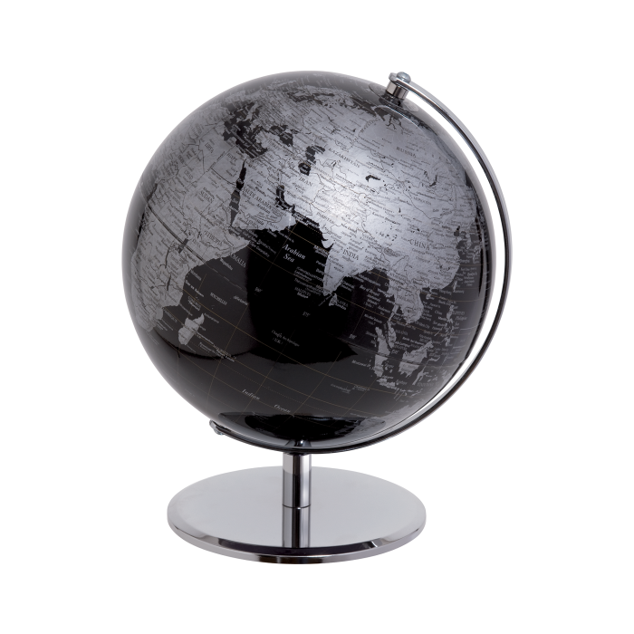 Esplora il mondo con stile con il mappamondo di colore nero di Mascagni. Questo elegante mappamondo ruota sulla base in metallo cromato, aggiungendo un tocco di lusso al tuo spazio. Perfetto per chi ama viaggiare e per chi desidera avere una raffinata decorazione. Globo Ø 25 cm. In negozio e online su tuttochic.it