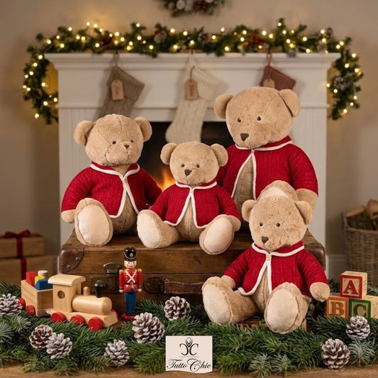 Orso di peluche gigante Vintage Toys di Nuvole di Stoffa alto 40 cm, colore nocciola da seduto con giacca rossa in maglia e bottone in legno.