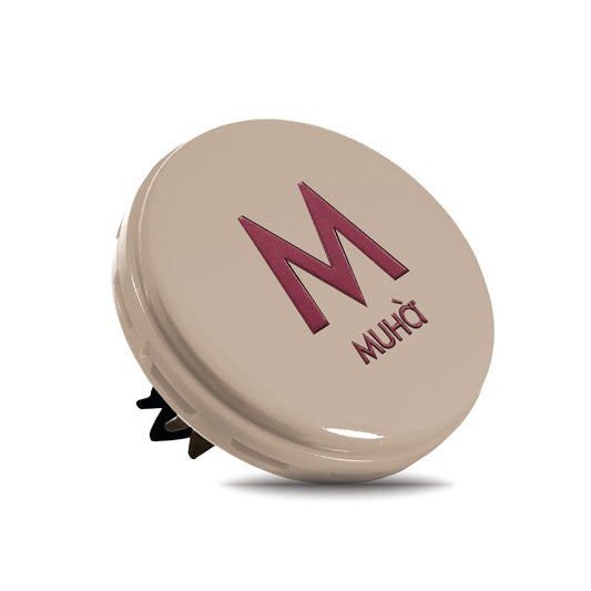 Rivestito in ecopelle lucida color rosa chiaro, dal design accattivante e moderno, con rilascio graduale di profumi ricchi e corposi che garantiscono una lunga durata. UVA E FICO  Fragranza fruttata con intense note d'uva e fico accompagnate da profumi di rosa . Dimensioni: Ø 5,3 cm. In negozio e online su tuttochic.it