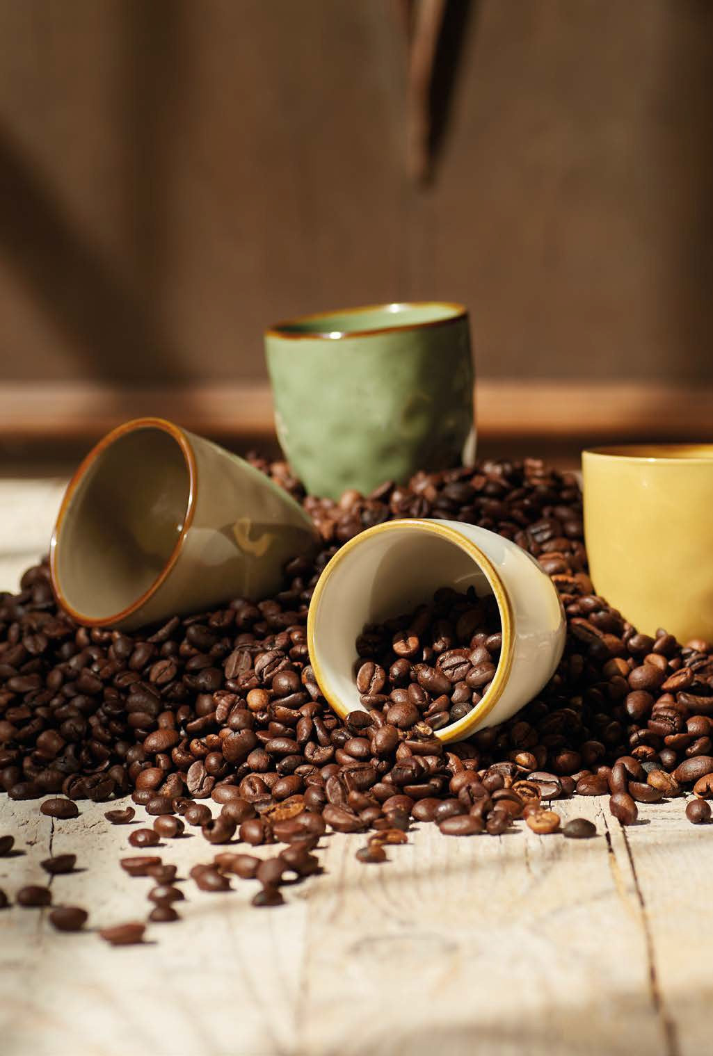 6 bicchierini da caffè realizzati in gres porcellanato di alta qualità. Dimensioni: cm Ø 6 x 6 h - Capacita : 100 ml. In negozio e online su tuttochic.it