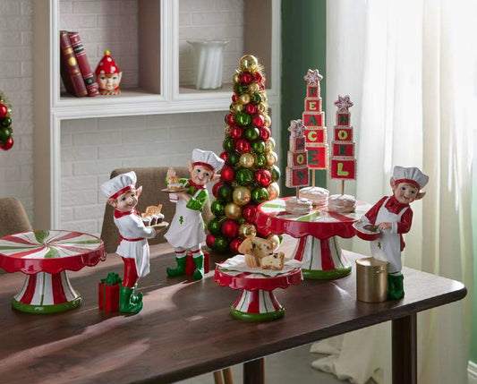 Topiary è un totem decorativo natalizio, decorato con 96 palline di diverse misure, in plastica e di colori diversi. Dimensioni: Ø cm 21 x 50 h. In negozio e online su tuttochic.it