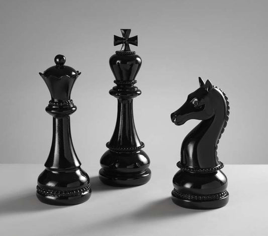 Figura decorativa Re degli Scacchi in resina nero lucido Ø 10,5 x H 30,5 cm – Mascagni Casa