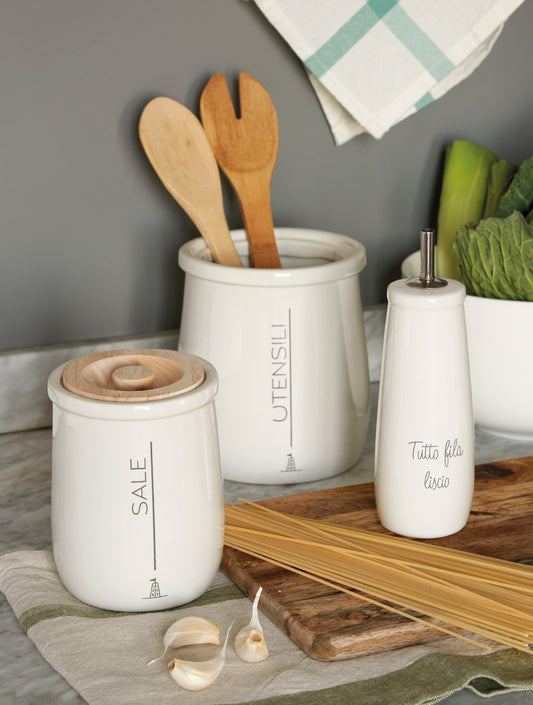 Oliera in gres porcellanato con dosatore in acciaio. Dimensioni: cm Ø 6 x h 20 - Capacità 250 ml. In negozio e online su tuttochic.it