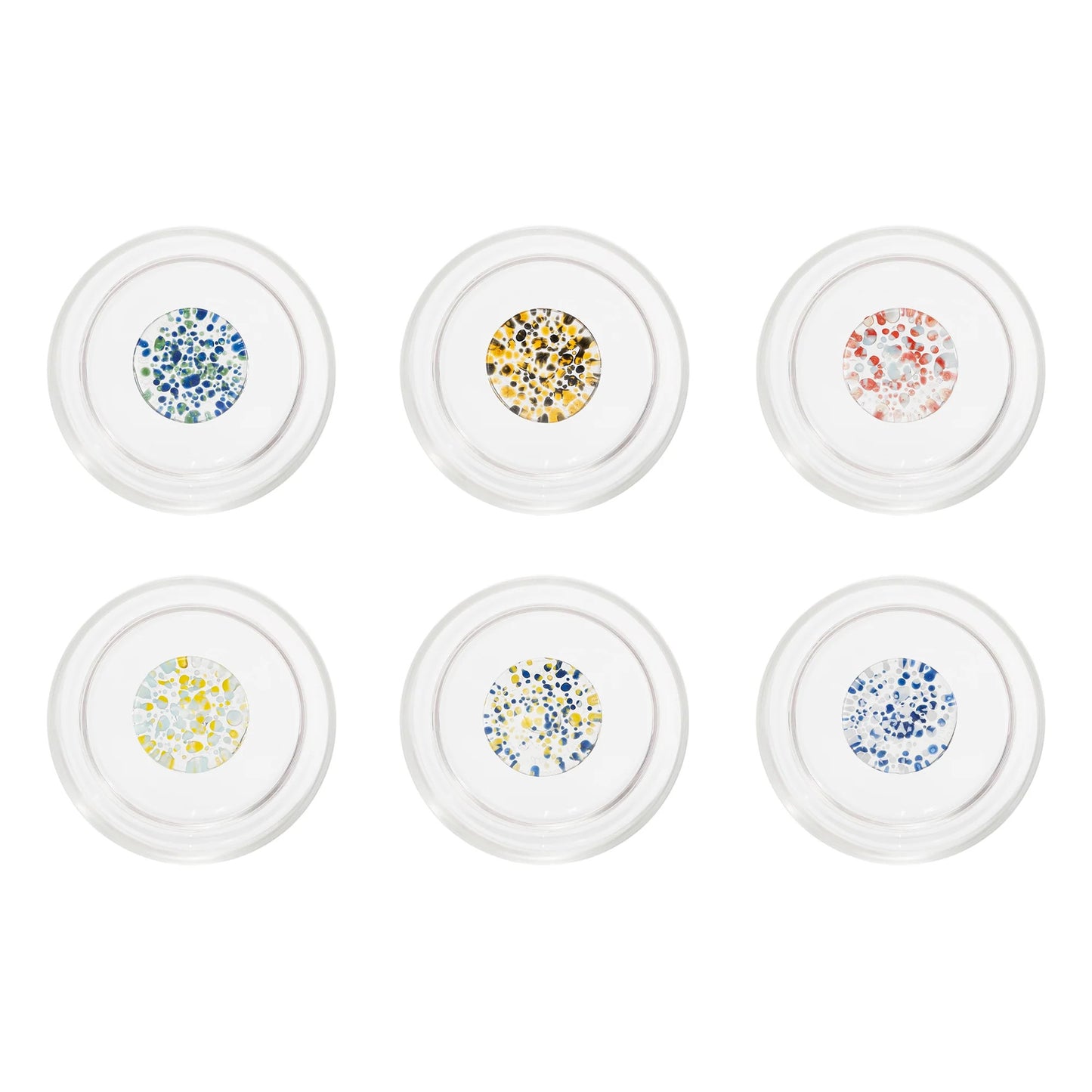 I bicchieri Teca Terrazzo contengono un elemento decorativo astratto realizzato a mano con piccoli frammenti di vetro colorato, in sei diverse accordi cromatici. Dimensioni: Ø 8x h 10,5 cm - 35 cl. In negozio e online su tuttochic.it