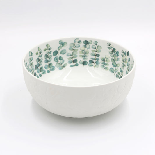 L’Insalatiera Sempreverde unisce l’eleganza raffinata della satin porcelain alla delicatezza di un decoro a rilievo ispirato alla natura. Ø cm 23 x h 10,5. In negozio e online su tuttochic.it