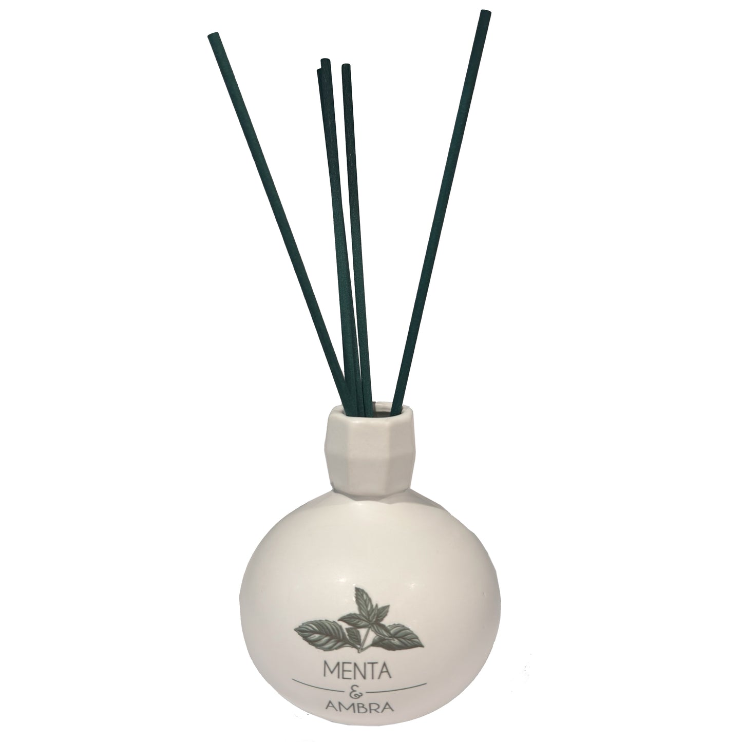 Diffusore di profumo per ambiente Menta e Ambra in porcellana bianca decorata con bastoncini. Capacità: 120 ml. In negozio e online su tuttochic.it