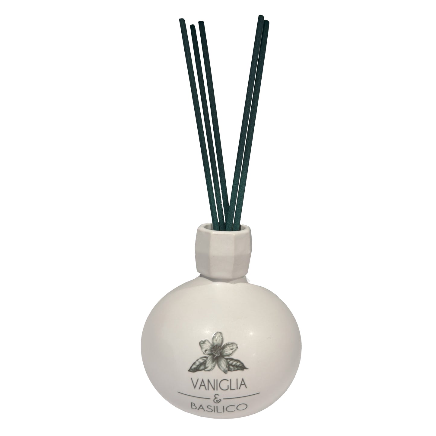 Diffusore di profumo per ambiente Vaniglia e Basilico in porcellana bianca decorata con bastoncini. Capacità: 120 ml. In negozio e online su tuttochic.it