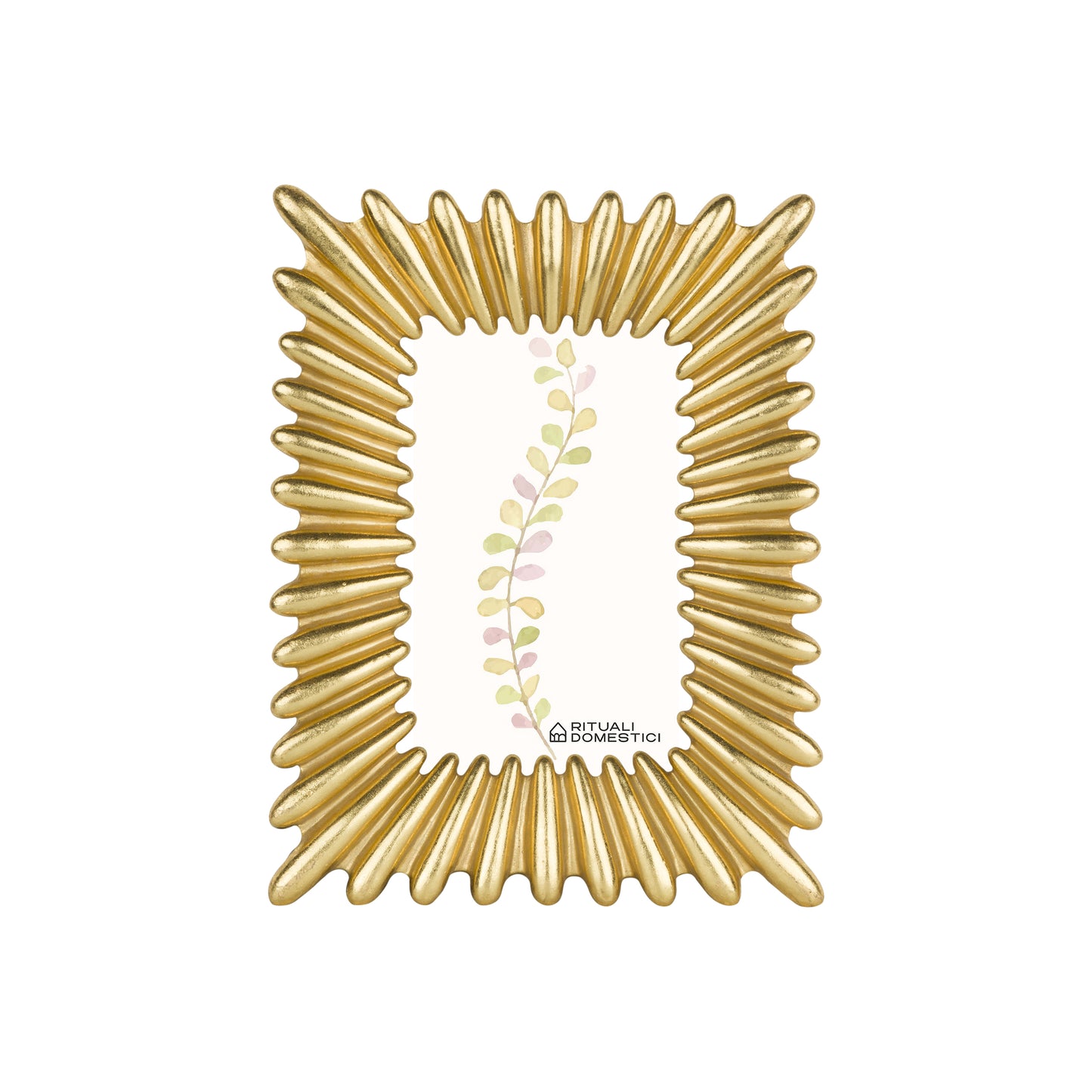 Elegante portafoto in pregiata resina color oro. Disponibile in più misure per foto 15x20 - 13x18 - 10x15. In negozio e online su tuttochic.it