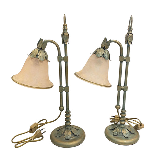 Foto principale: Coppia di lampade da tavolo classiche verde invecchiato con foglie dorate.