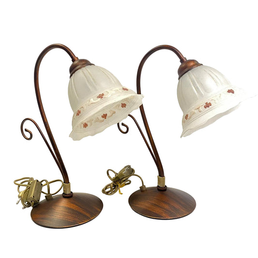 Coppia lumetti classici metallo marrone effetto noce e vetro beige.