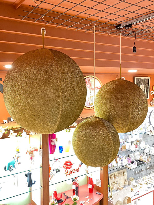 Palla decorativa in tessuto glitter oro – La Giostra di Amelie 3 misure disponibili