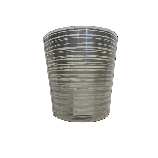 Lampada da parete applique Pixi Emporium in policarbonato decorato argento.