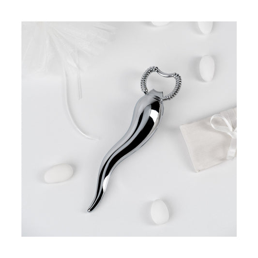 C-Hornetto. Un apribottiglie dal design altamente simbolico, icona di buon auspicio, ma anche di fertilità, virilità e forza fisica. Un oggetto inusuale, un'idea regalo insolita e spiritosa. Realizzato in zama, colore acciaio. Dimensioni: 16 x 4 cm. Si consiglia di lavare a mano. In negozio e online su tutttochic.it