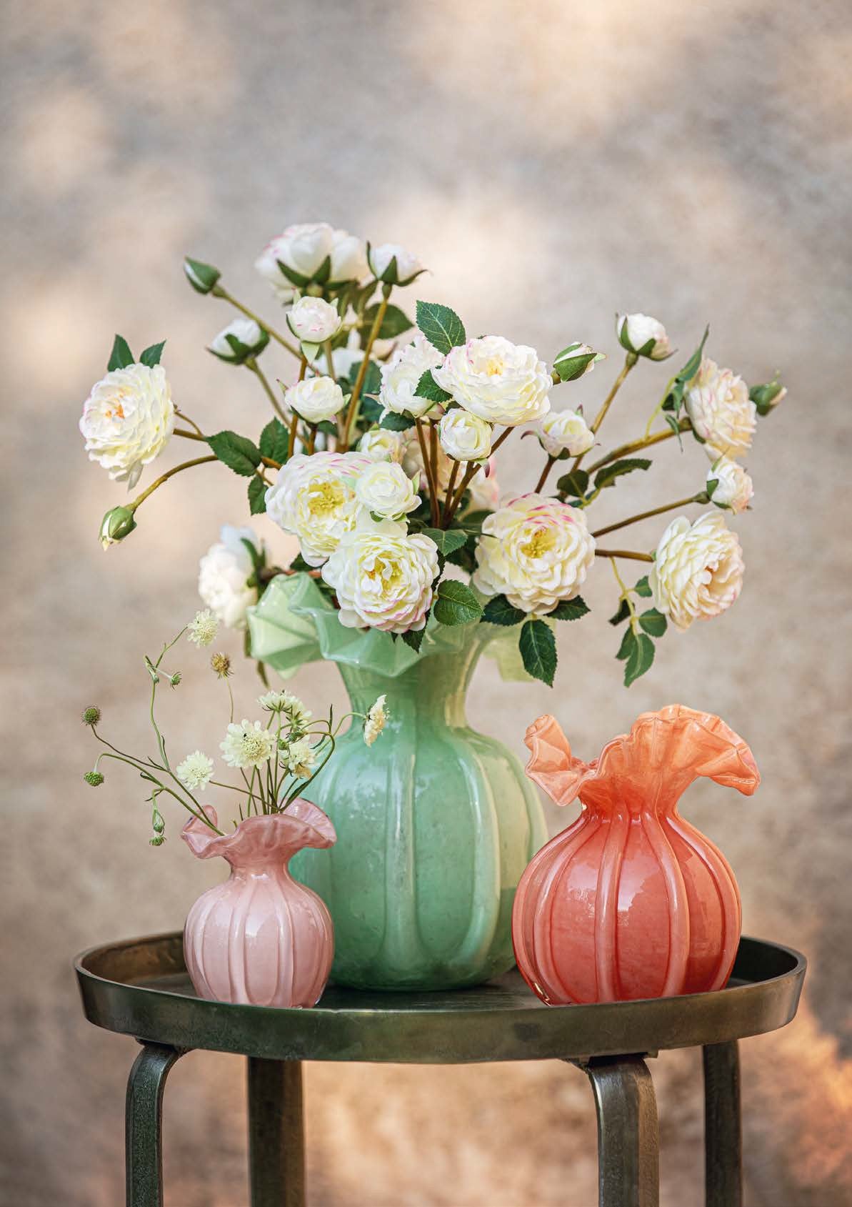 Vaso portafiori in vetro. Dimensioni: cm Ø 8,5x12h - Colore rosa. In negozio e online su tuttochic.it