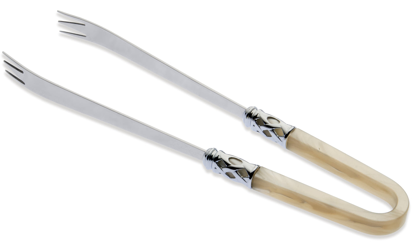 Pinza per carne e multiuso, colore avorio, finitura madreperlata, realizzato in acciaio inox 18/10, da un elegante manico in acrilico unito a una preziosa ghiera intrecciata con finitura acciaio lucido. Sono lavabili in lavastoviglie. Dimensioni: cm 5 x 24. Made in Italy. In negozio e online su tuttochic.it