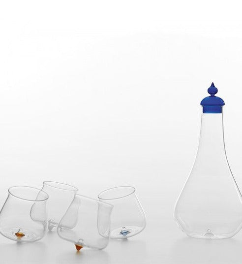 Set di 6 bicchieri/tumbler fatti a mano in vetro borosilicato, resistente agli shock termici, lavabile in lavastoviglie a 60° C e adatto all’uso in microonde. Design Federico de Majo. Dimensioni: Ø 9 x h 9 cm Capacità: 40 cl. In negozio e online su tuttochic.it