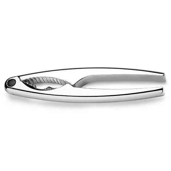 Schiaccianoci realizzato in acciaio 18/10 garanzia di resistenza e durata. Pratico e funzionale.