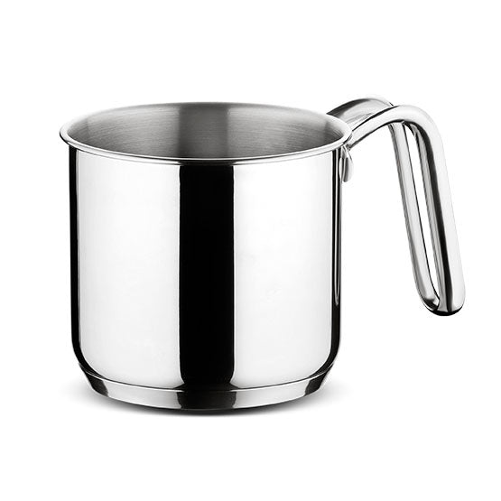 Bollilatte in acciaio inox 18/10.Diametro cm 12 La nuova linea SFIZIOSA è un connubio tra eleganza e funzionalità. La lucidatura a specchio all’esterno e la satinatura interna conferiscono raffinatezza, garantendo allo stesso tempo la massima igiene ed una incredibile facilità di pulizia. Lavabile in lavastoviglie