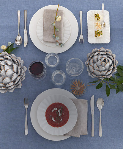 Vassoio piatto rotondo e piatto tondo da portata in porcellana bianca ø cm. 34. Utilizzabile in forno tradizionale, microonde e lavastoviglie. Lavabile in lavastoviglie Utilizzabile in microonde. In negozio e online su tuttochic.it