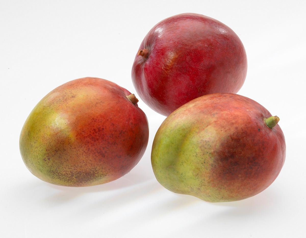 Dividere i mango ora è facile. Questo delizioso frutto dolce e succoso ora può essere detorsolato senza sforzo. Con un leggero movimento di pressatura si toglie il torsolo e si taglia il mango in due metà. Dimensioni: L 19,6 cm, L 13,2 cm, H 5,2 cm lavabile in lavastoviglie. In negozio e online su tuttochic.it