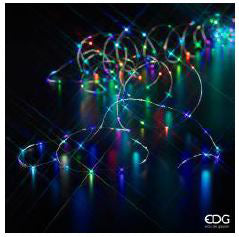 Filo con 300 luci microled cavo argento luce multicolor. Multieffeti: 7 colori x 3 velocità. Lunghezza : 3 mt. di filo + 15 mt con led. Uso interno Consumo totale: 6 W, durata 15000 ore