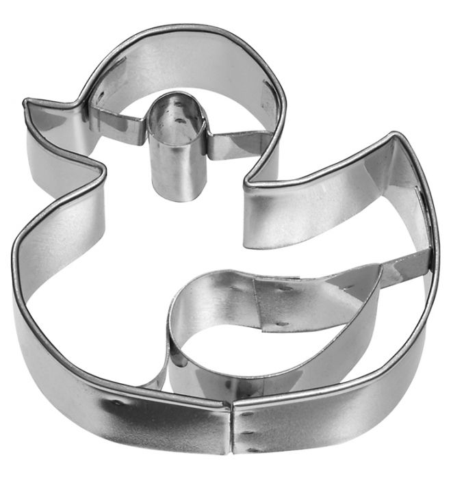 Tagliabiscotti Anatroccolo, con goffratura interna, in acciaio inox 5,5 cm, lavabile in lavastoviglie. I nostri tagliabiscotti possono essere utilizzati anche per pane, burro, formaggio, salsiccia, frutta... In questo modo puoi potenziare ogni buffet e ogni pausa pranzo. In negozio e online su tuttochic.it