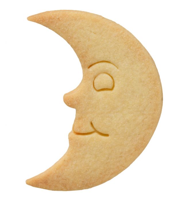 Tagliabiscotti Luna, con goffratura interna, in acciaio inox 8 cm, lavabile in lavastoviglie. Hai mai decorato il tuo albero di Natale con i tagliabiscotti? No? È giunto il momento! Attacca un nastro decorativo al tagliabiscotti e appendi le forme all'albero. In negozio e online su tuttochic.it