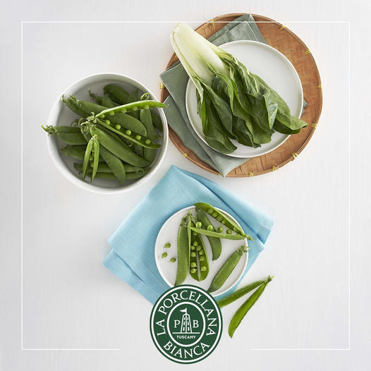 Piatto tondo bowl in porcellana bianca. Linea Gourmet Quando il design incontra il food, la linearità diventa la massima espressione dell’eleganza in tavola. Dimensioni: cm Ø 30 x h 4,4 Utilizzabile in forno a microonde Lavabile in lavastoviglie. In negozio e online su tuttochic.it