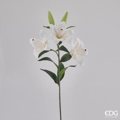 Ramo artificiale di Lilium Real x 3 con 2 boccioli. Colore: bianco Dimensioni : altezza cm. 90. Fiori che sembrano veri, ideali per abbellire ogni ambiente. In negozio e online su tuttochic.it