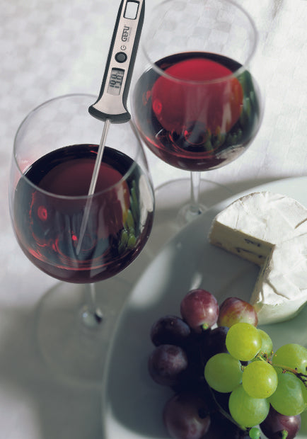 Termometro da cucina digitale SCALA®. Il display LCD della temperatura estremamente veloce - da 4 a 10 secondi e di facile lettura, display LCD di facile lettura con cifre grandi Campo di misura da -45 ° C a +200 ° C. Elevata precisione di misurazione con tabella delle temperature. In negozio e online su tuttochic.it