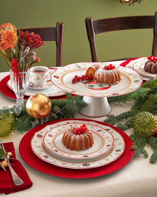 Pala per torte in porcellana con decoro natalizio. Dimensioni: cm 16 x 5. Lavabile in lavastoviglie Utilizzabile in forno microonde. In negozio e online su tuttochic.it