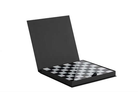 Elegante scatola porta scacchi e dama in cristallo acrilico trasparente e nero colore pieno. Dimensioni cm 30x30. Spessore PMMA mm 12. In negozio e online su tuttochic.it