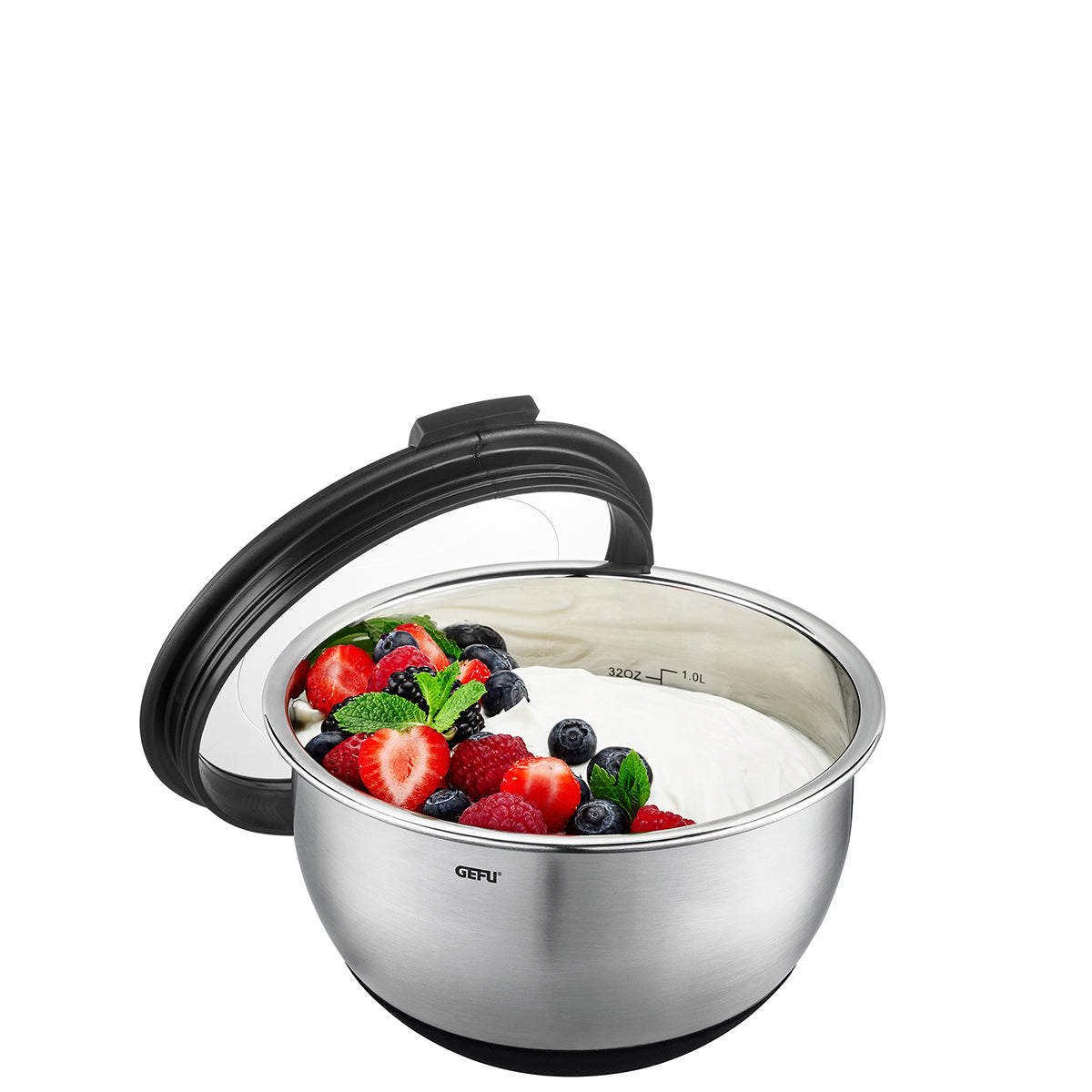 Ciotola in acciaio inox per preparare, servire e conservare con coperchio a tenuta d'aria. Dettagli: Volume di riempimento: 1lt, supporto antiscivolo grazie alla base in silicone dimensioni Ø 19,0 cm, H 11,2 cm acciaio inossidabile/plastica di alta qualità lavabile in lavastoviglie. In negozio e online su tuttochic.it