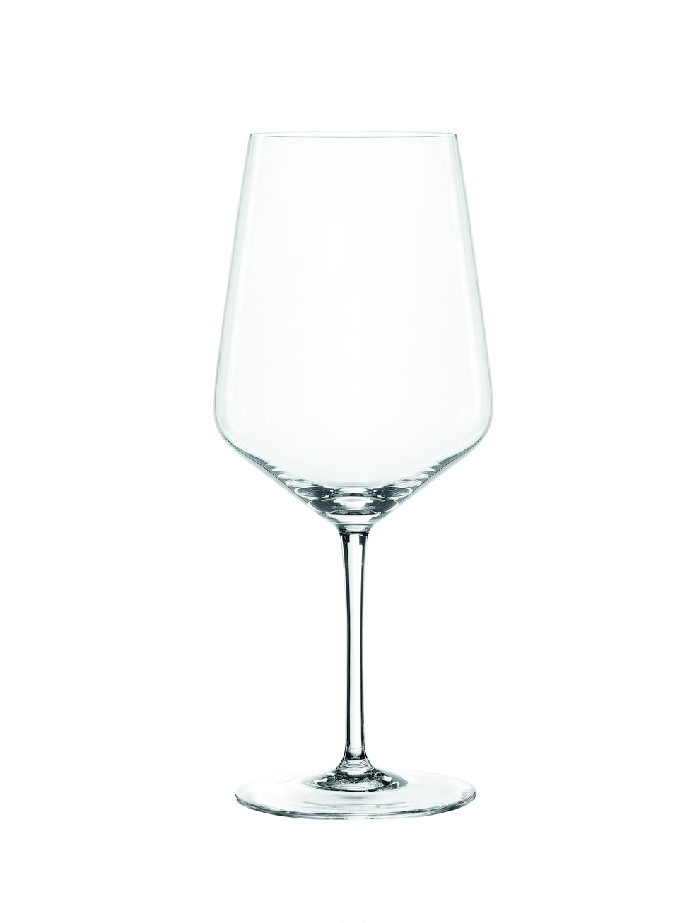 Set di 4 calici vino rosso da degustazione in vetro cristallino. Dimensioni: mm 96 x 230 h - Capacità: 630 ml Style è una serie di bicchieri con una concezione della forma molto moderna che con la loro caratteristica silhouette donano ad ogni tavola un'espressione di stile ed eleganza. Lavabile in lavastoviglie
